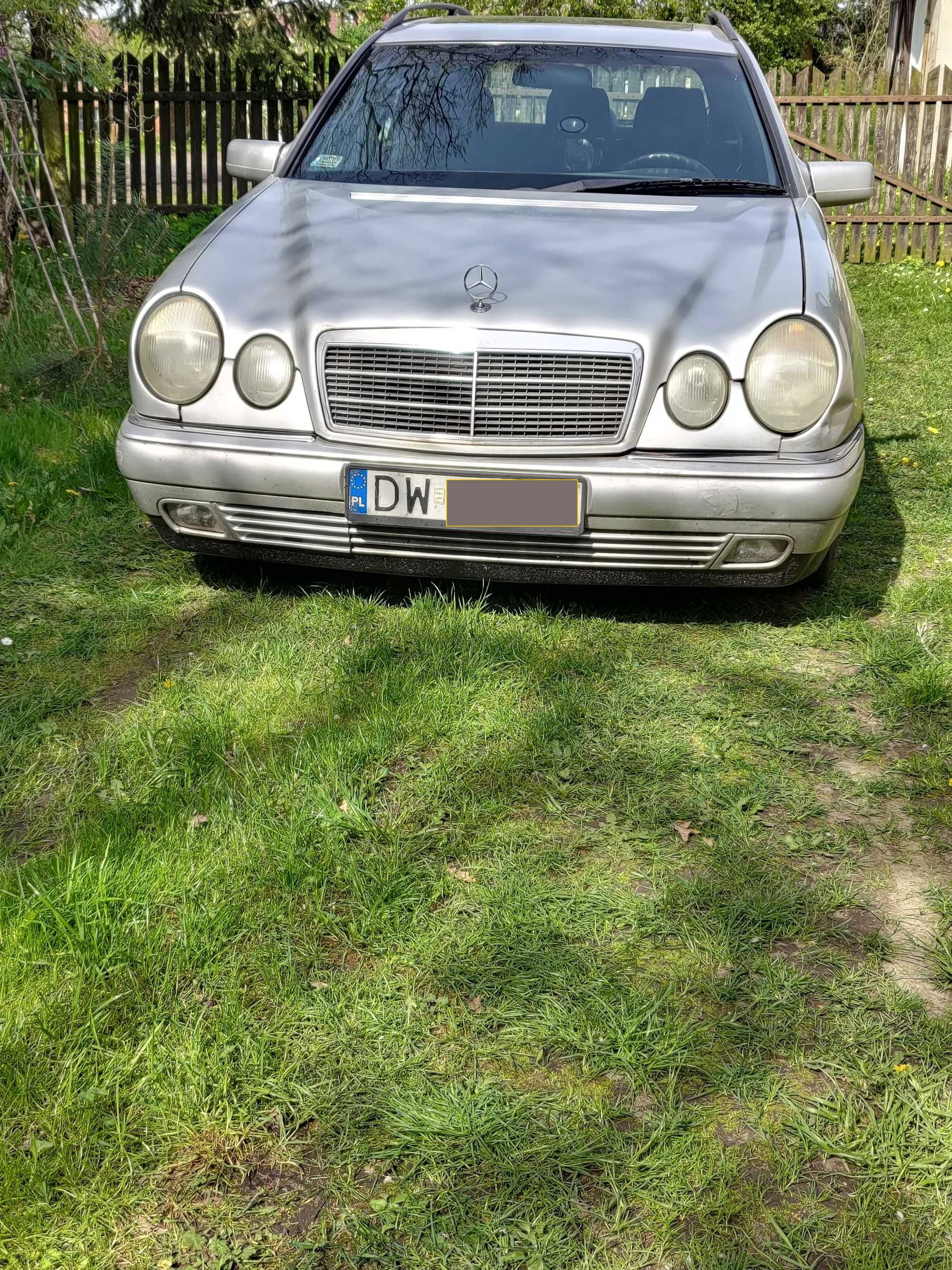 Mercedes w210 kombi 2,3 L benzyna