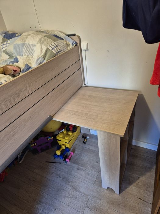 Łóżko piętrowe z biurkiem 90x200 cm GROOVY z materacem Vesteroy IKEA