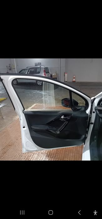 Peugeot 208 1.4 hdi iva dedutível