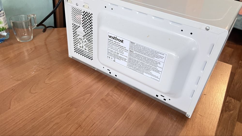 Мікрохвильова піч (НВЧ) Vestfrost VMO 207 S