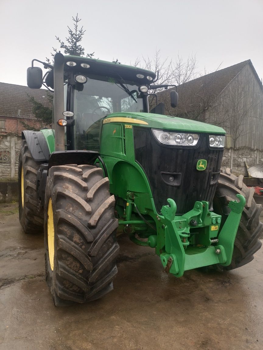 John Deere 7230R Nowe opony