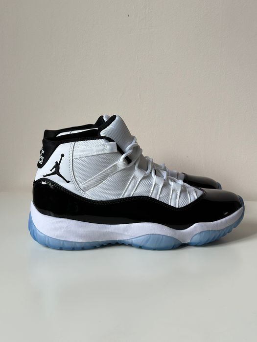 Чоловічі кросівки Air Jordan 11 Retro Black white кроссовки