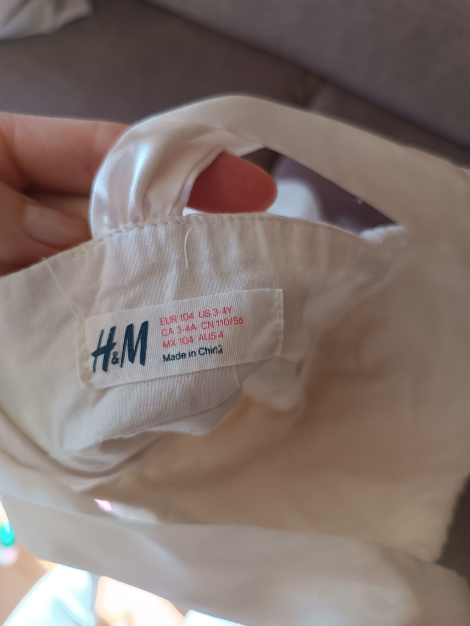 Piękna sukienka ecru 104 dla dziewczynki H&M