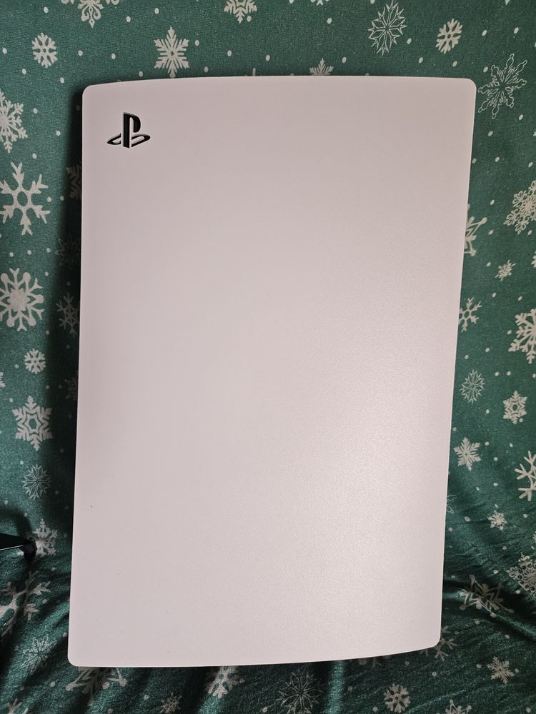 PlayStation 5 PS5 z napędem 825GB