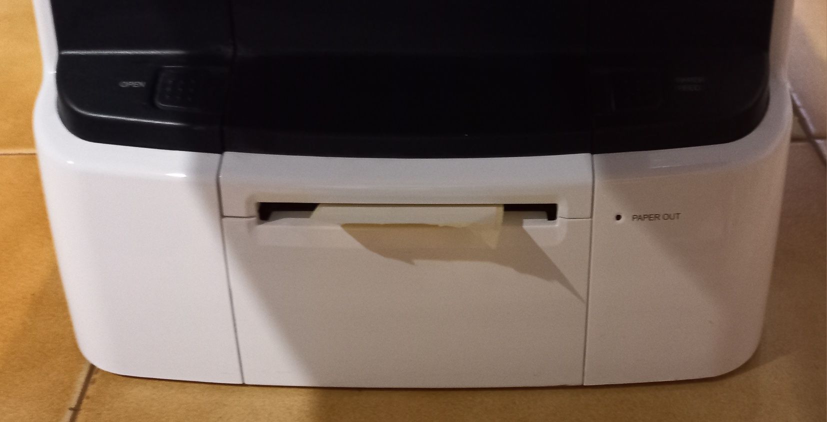 Computador de loja com impressora e scanner