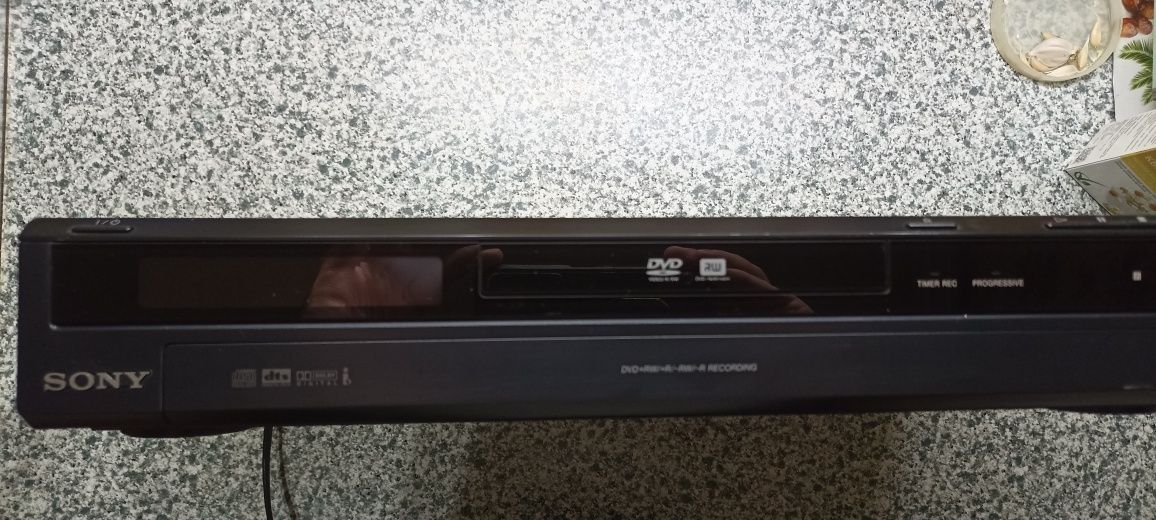 Продам DVD player Sony rdr - gx 210