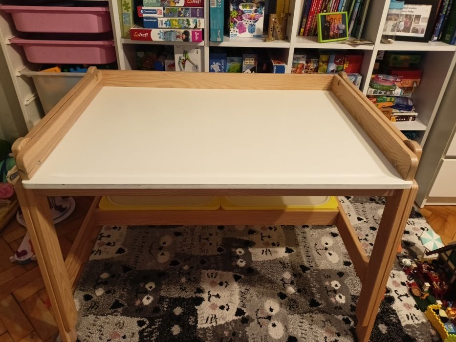 Meble dla dziecka - łóżko, biurko/stolik