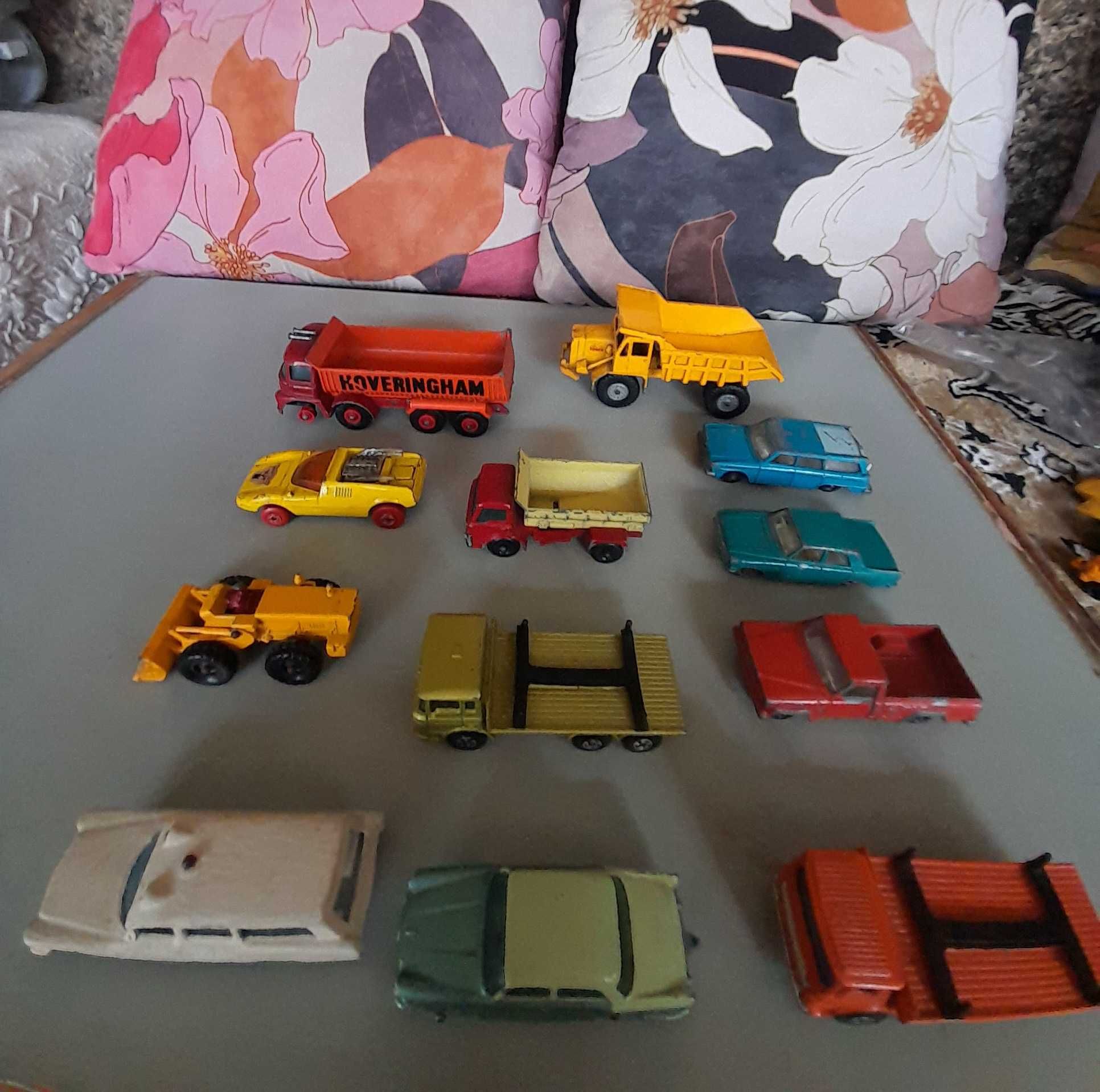 Miniaturas MATCHBOX e Corgi Toys