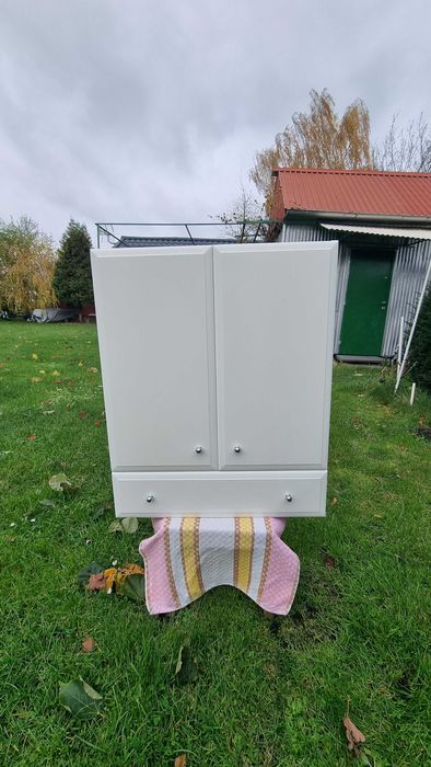 Szafka łazienkowa.
