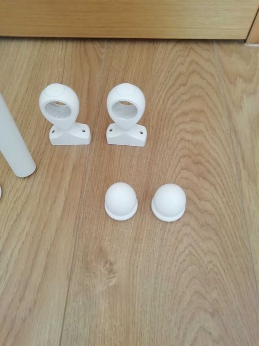 Varão de cortinados em madeira