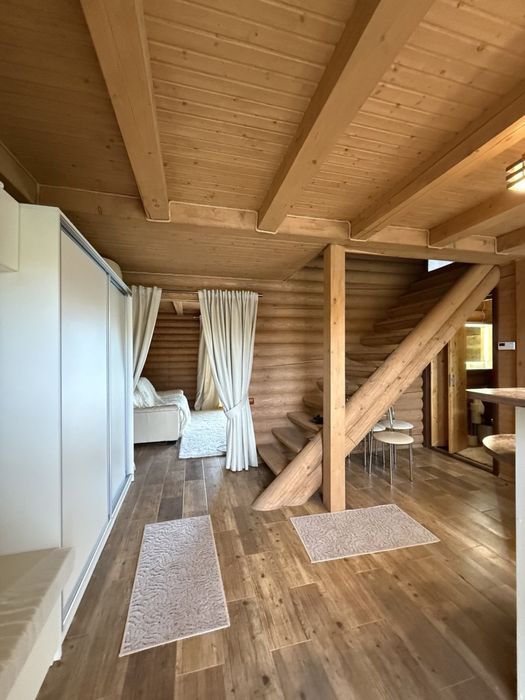 Продаж деревʼяного будинку