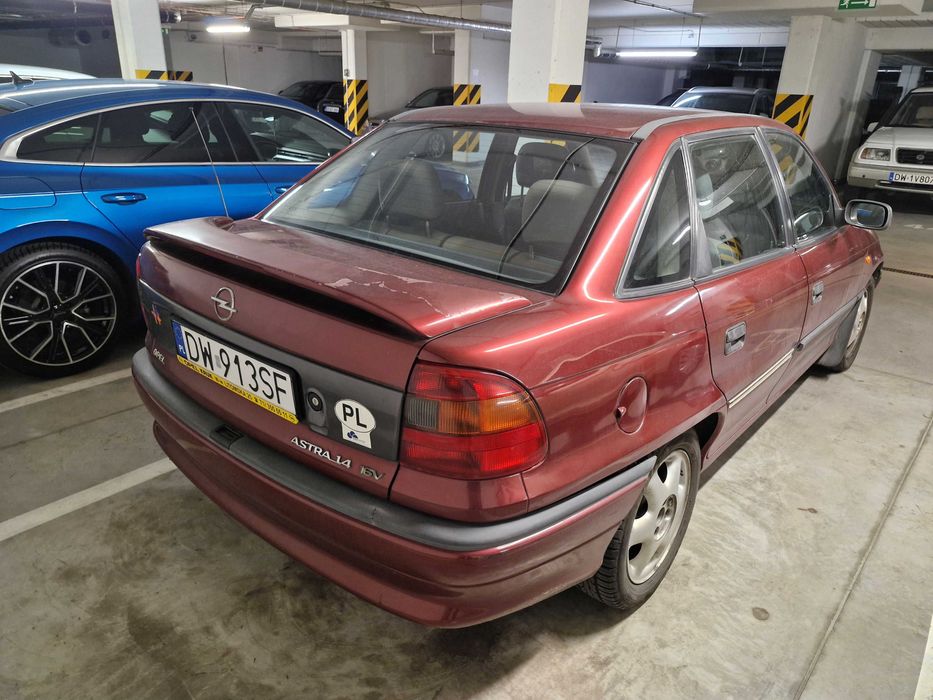 Opel Astra F sedan / 1,4 (16V) X14XE / 90KM  (66kW) / 1997 r.