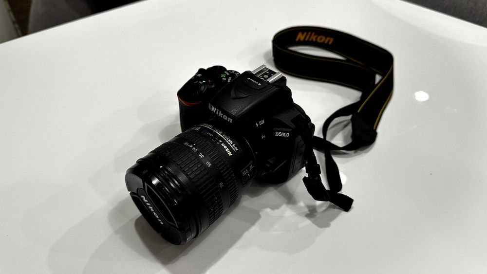 Nikon D5600 + Nikkor AF-S 35-70 3.5-4.5G