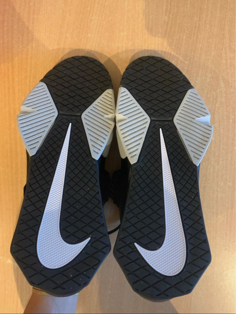 Ténis Nike pretos