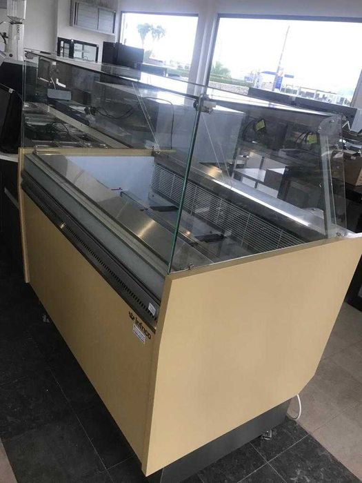 ML Hotelaria Vitrine para gelados semi-nova