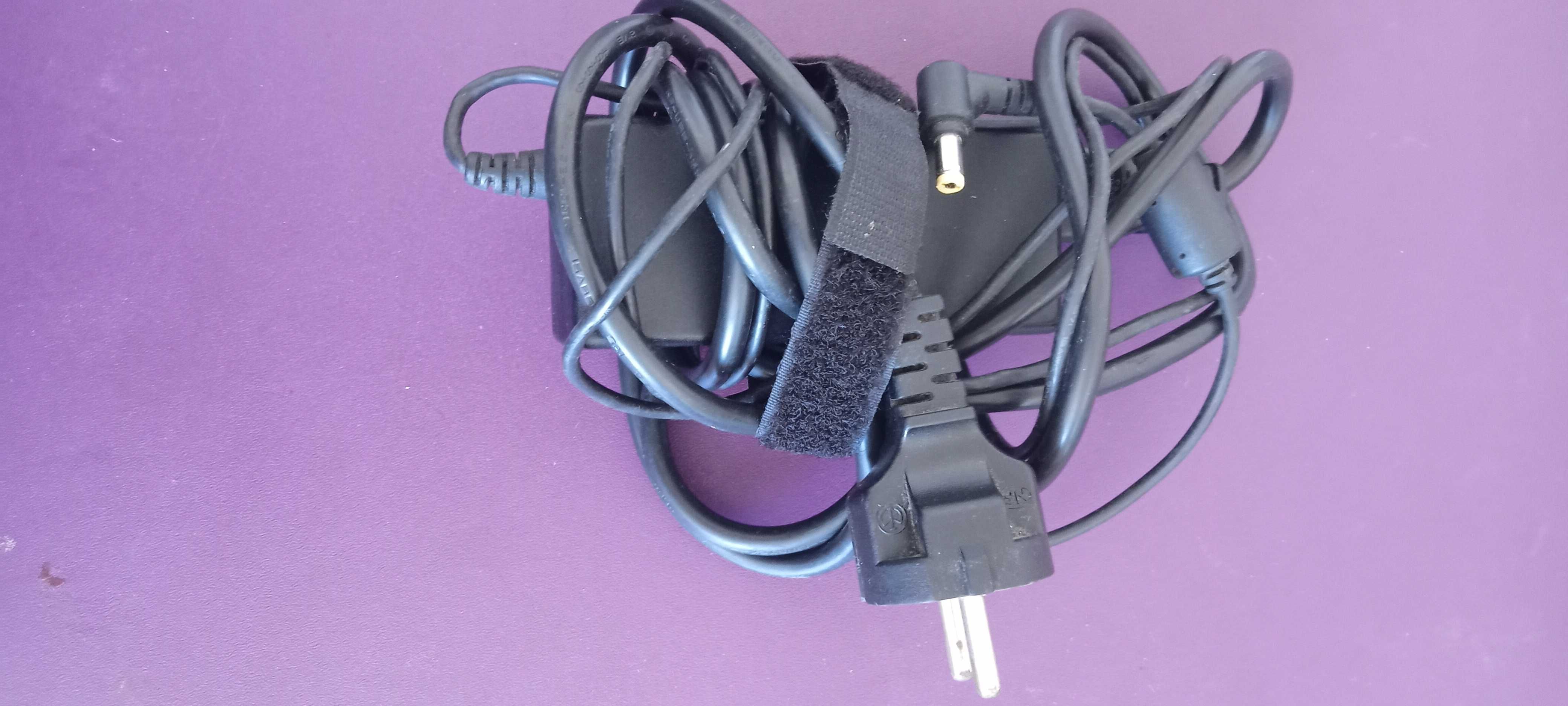Carregador (Genuíno) Delta Electronics SADP-65KB D 19V