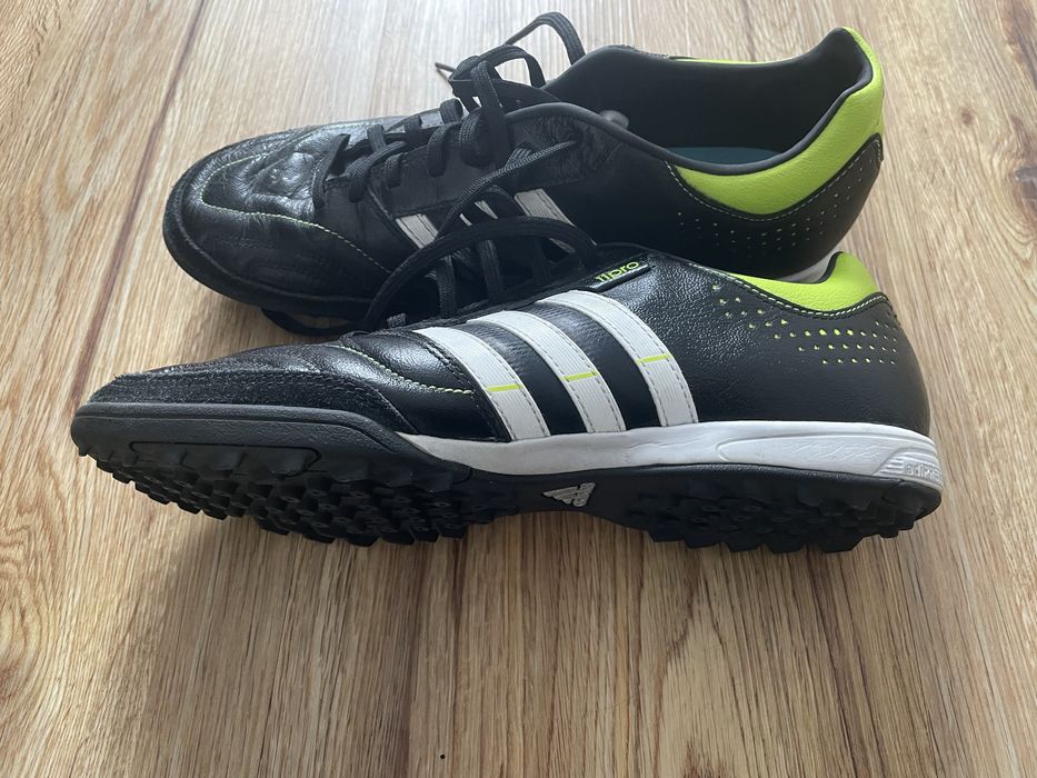 Адідас 11nova Adizero