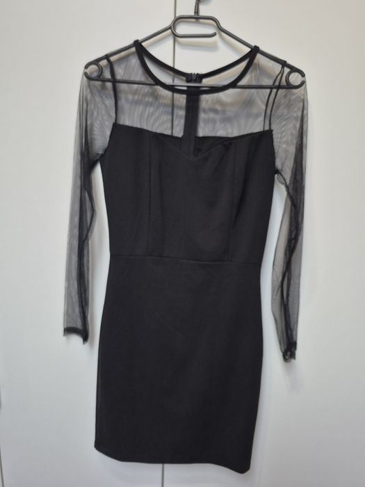 Czarna sukienka z rękawami z siateczki, na Sylwestra, karnawał