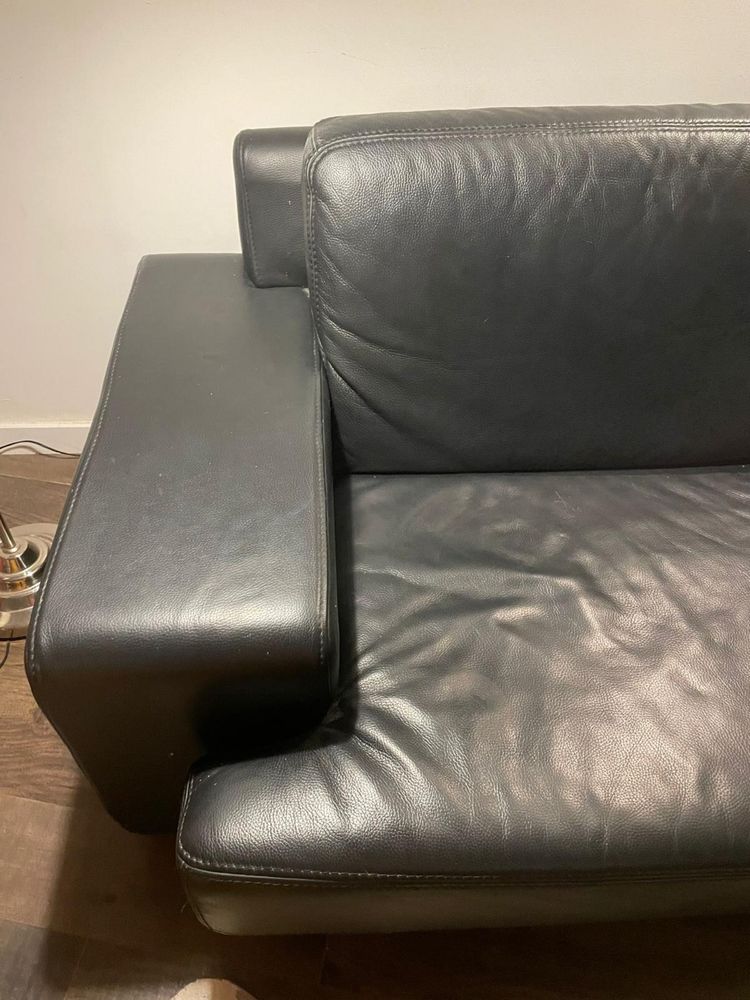 Vendo sofa em pele preto