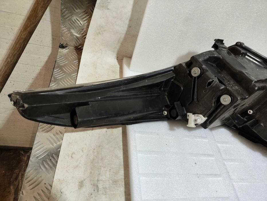 Lampa prawa przód przednia reflektor Toyota CHR CH-R 16- OE EU