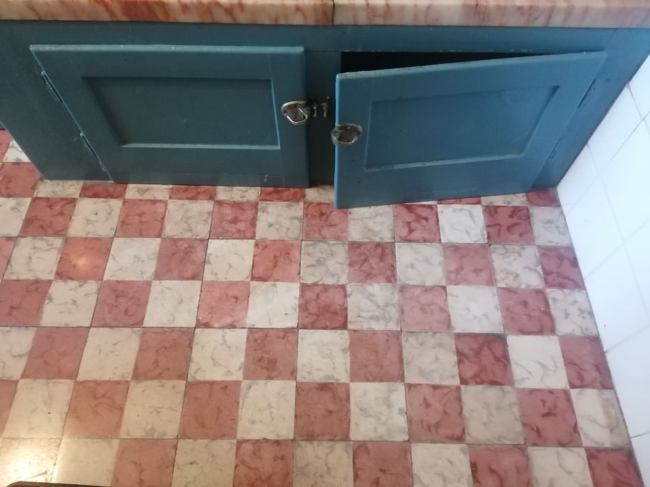 Cozinha vintend tem uns 60 anos