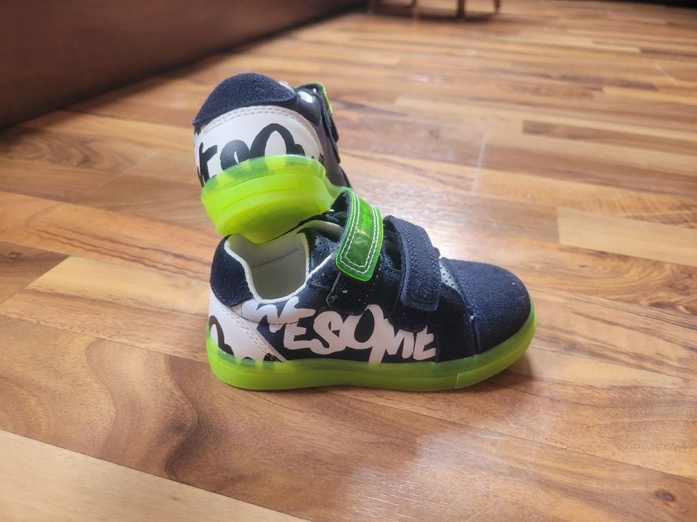 Półbuty sneakersy chłopięce CCC ACTION BOY rozmiar 24 NOWE