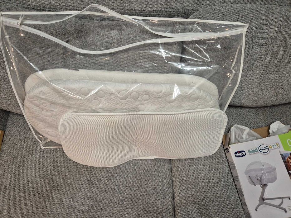 Chicco Baby Hug 4w1 + 2 materace +pokrowiec na materac +moskitiera