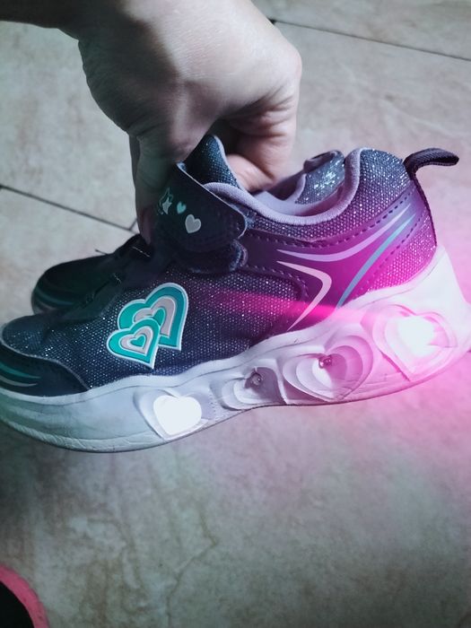 Buty trampki dziewczęce 28 świecące LED
