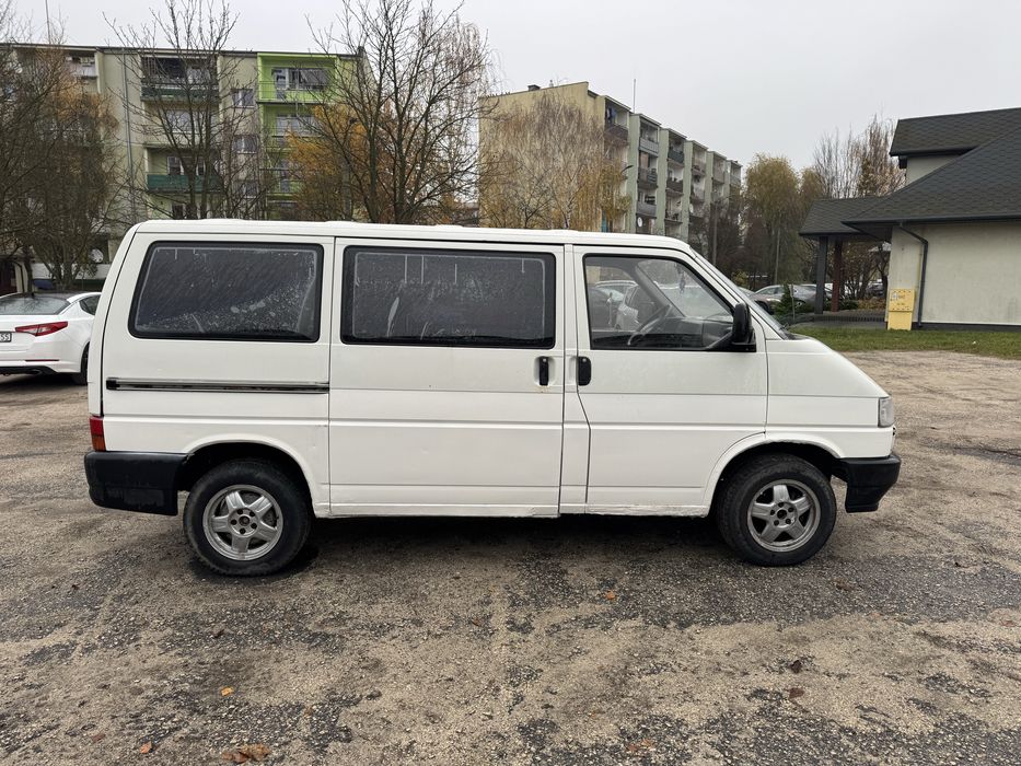 Volkswagen Transporter 1.9 diesel 8 osobowy