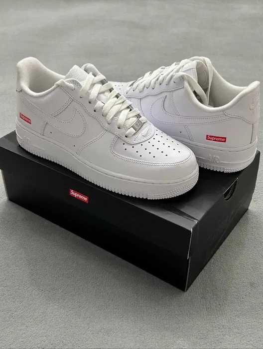 Buty sportowe Nike Air Force 1 Low Supreme White R.40.5