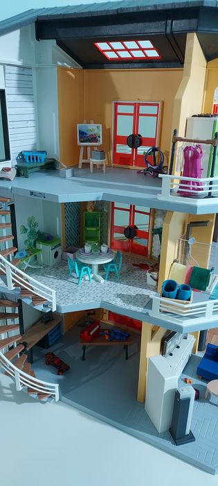 Casa playmobil como nova de 3 andares