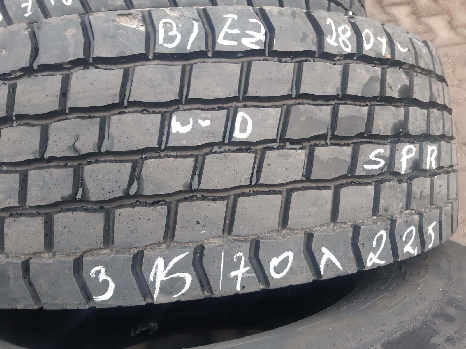 Komplet 315/70R22.5 Bieżnikowane