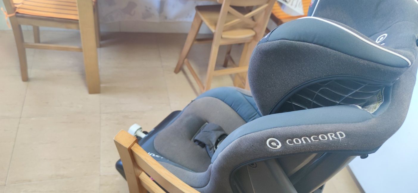 Cadeira Auto Concord Ultimax Isofix grupos 0/0+/1 preta