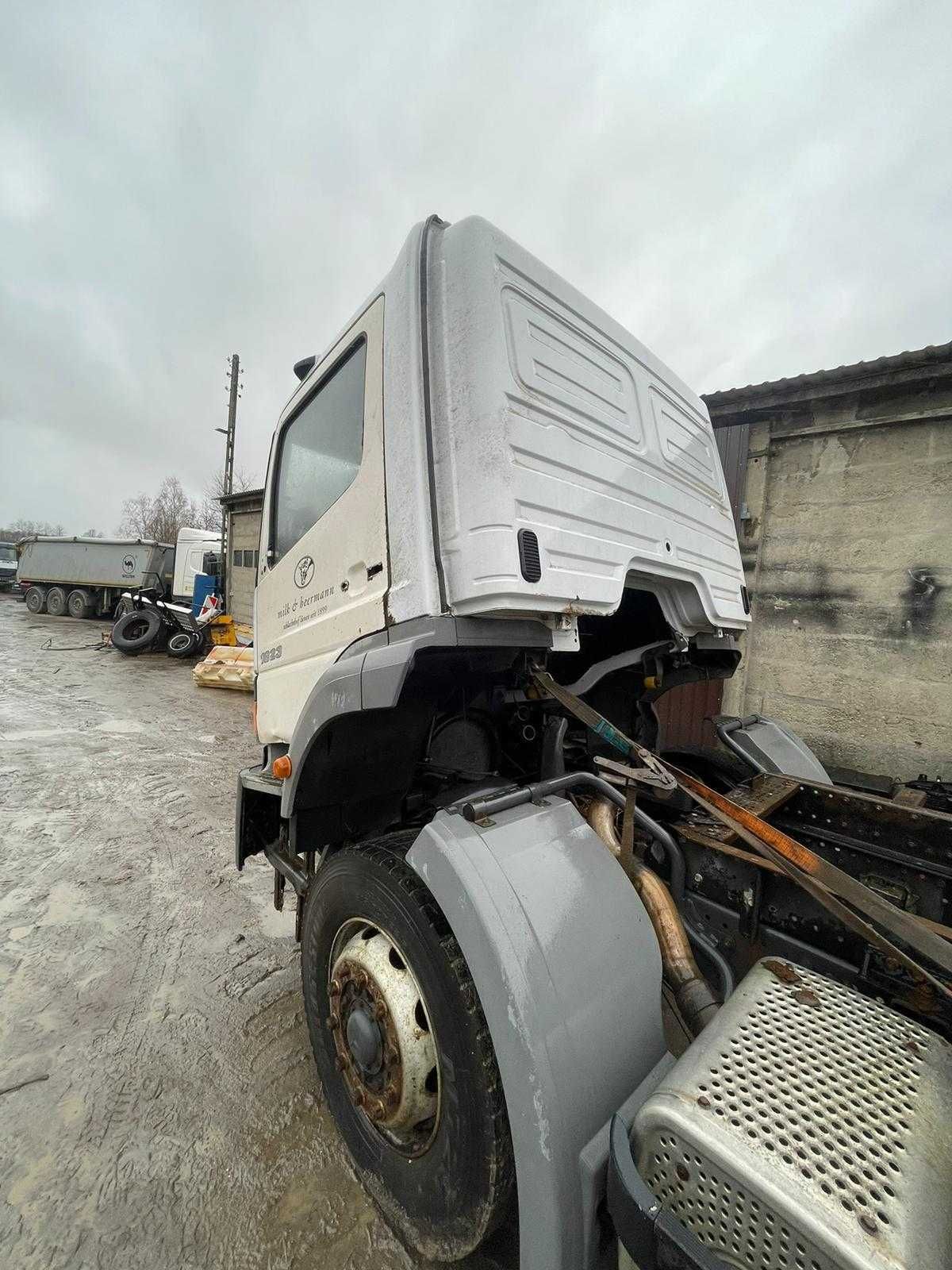 Mercedes Atego kabina dzienna i sypialna, silnik, most