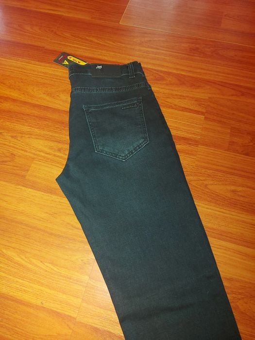 Новые джинсы Турция р.152-158см