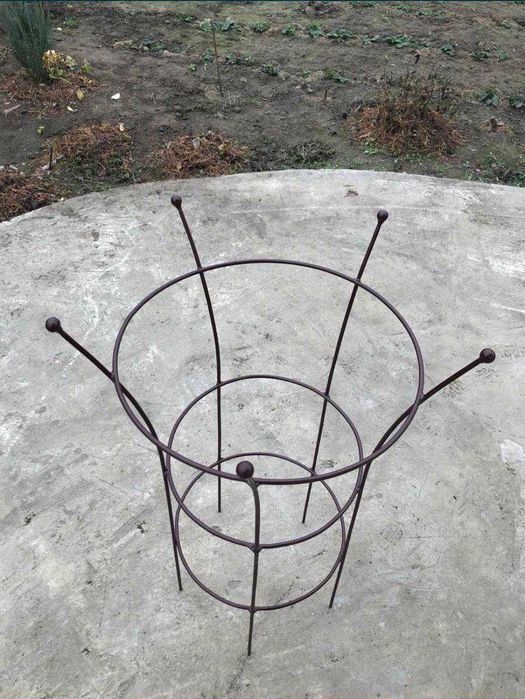 Кустодержатель стальной окрашенный