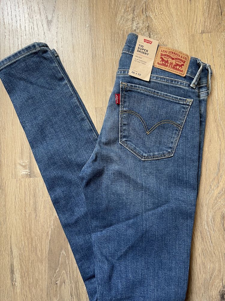 Новые женские джинсы Levi’s 710 super skinny W26 L32