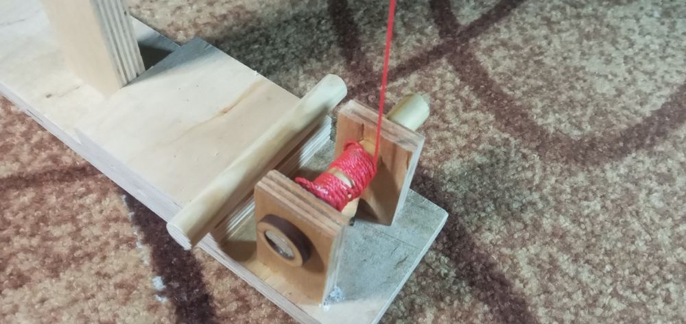 Дерев'яний кран дитяча іграшка або украшения