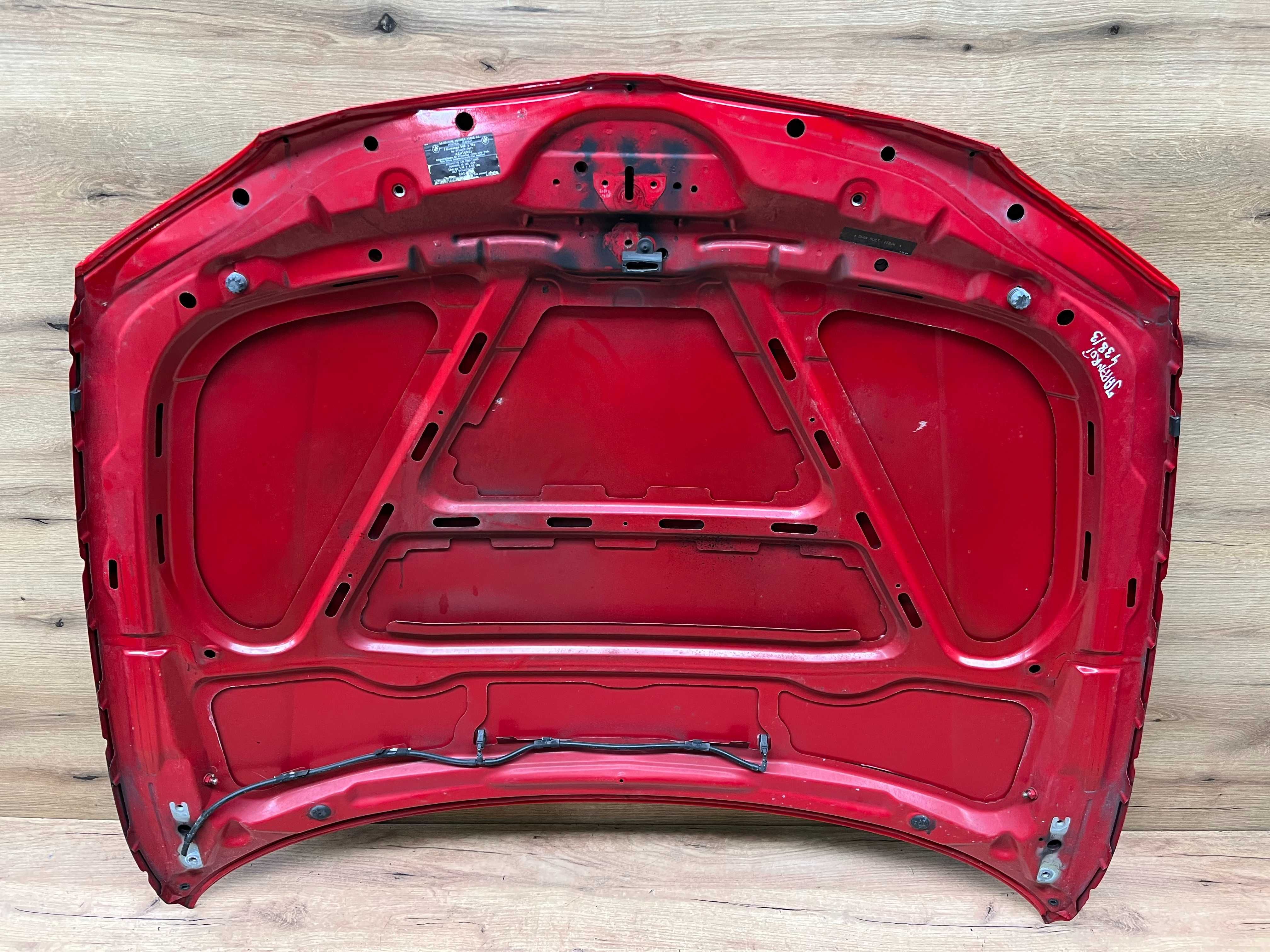 Maska Bmw 1 E87 kolor japan rot