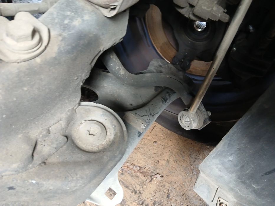 Braço de suspensão frente esquerdo CITROËN C3 III Van (SX_, SY_)