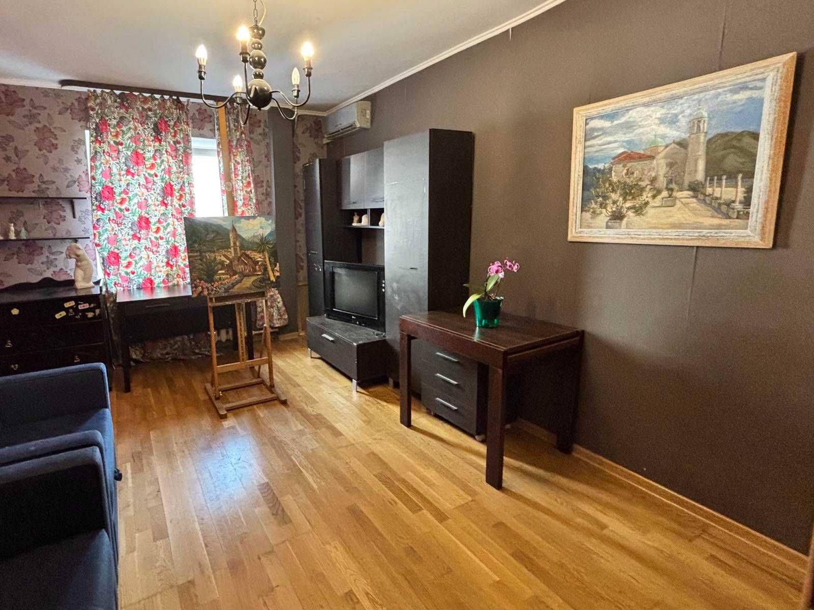 Позняки.  Продам затишну 1 кім. квартиру, Пчілки 2Б
