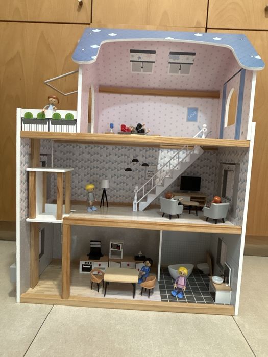 Casa bonecas madeira