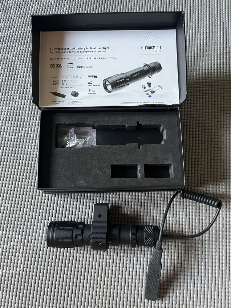Latarka taktyczna m force 2