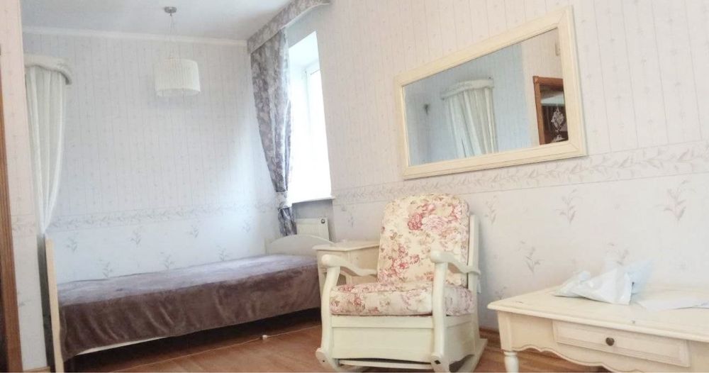 Оренда будинку для сімʼї, під офіс