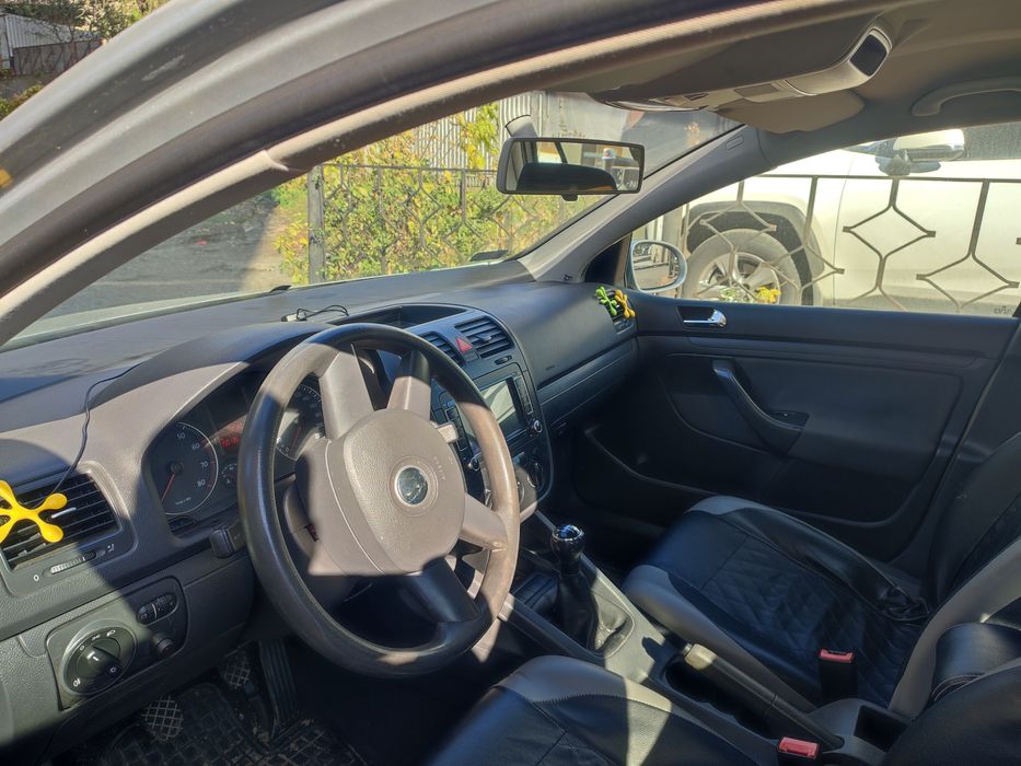 Продам гольф 5 пробиг 150000, мотор  1,4 все гарно працюэ