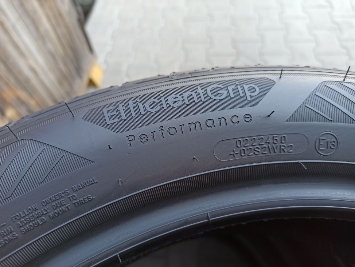 215/50/19 Goodyear Efficient Grip 2022 komplet