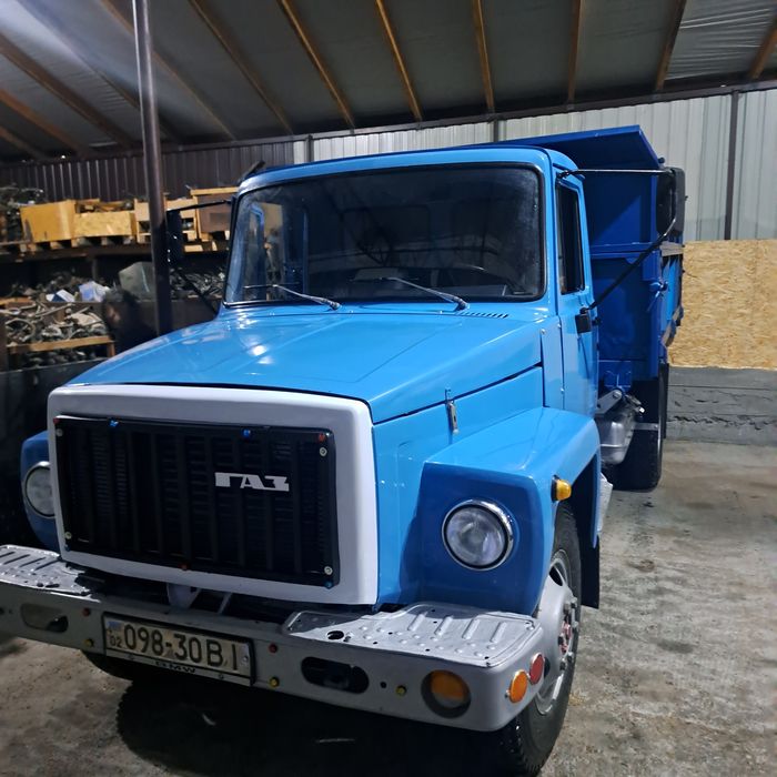 Газ 3307 після реставрації.