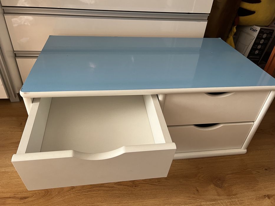 dwie szafki wiszace + komoda