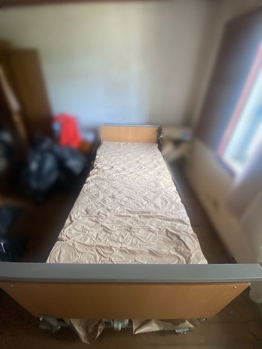 Cama articulada elétrica com elevação