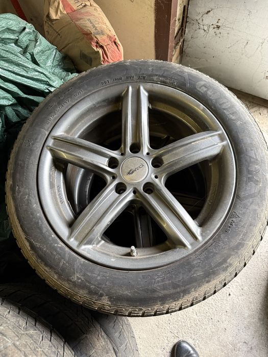 Диски 17 радіусу з БМВ Ф10. 225/50 17 Зима Гудієр Ультрагріп 8